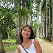 Clases de español dinámicas, conversacionales y adaptadas a ti. Habla como nativo, sin presión ni aburrimiento.